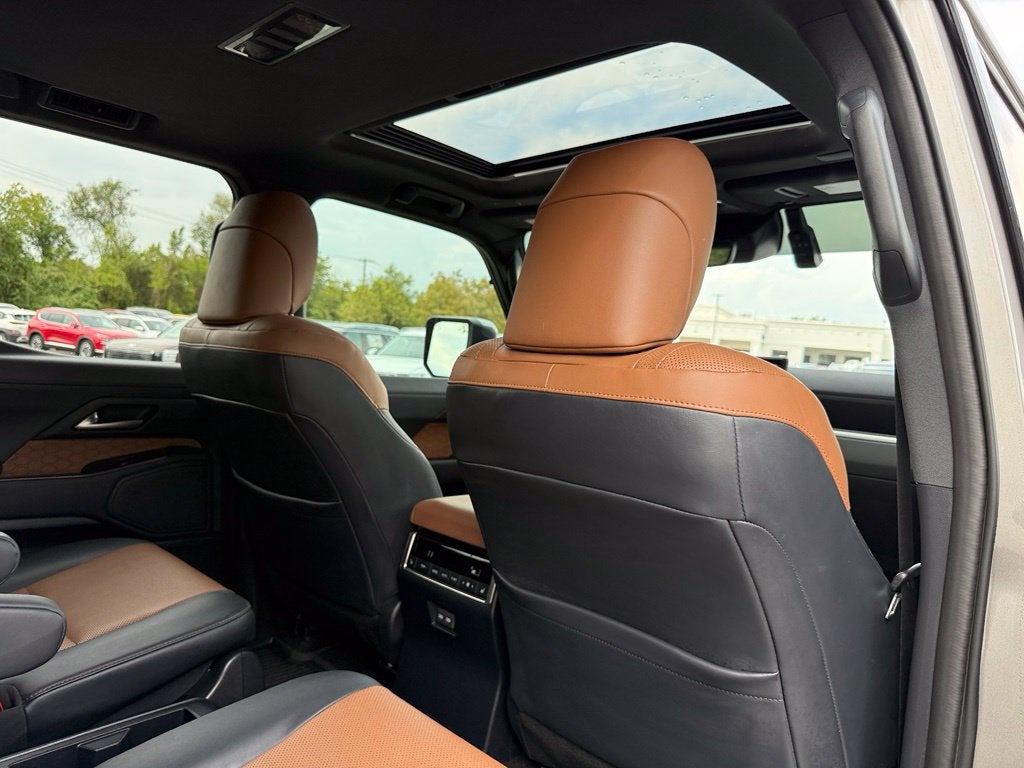 2026 Lexus GX 550 Premium+ - LIFTED! / 4WD / SUNROOF / CAPTAIN'S CHAIRS