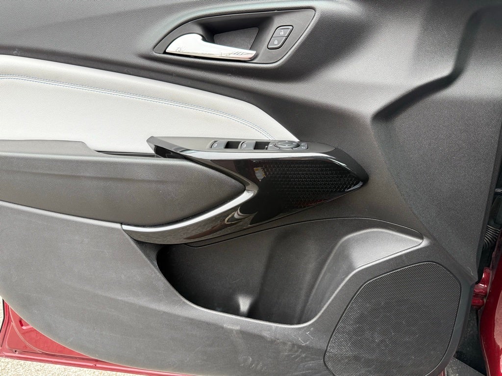 2025 Chevrolet Trax LT ONE OWNER CARFAX