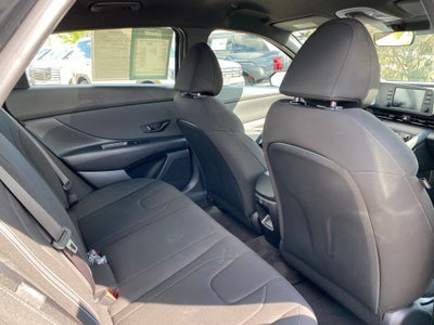 2025 Hyundai Elantra SEL Sport