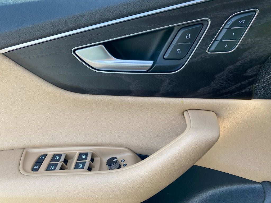 2022 Audi Q8 55 Premium Plus quattro