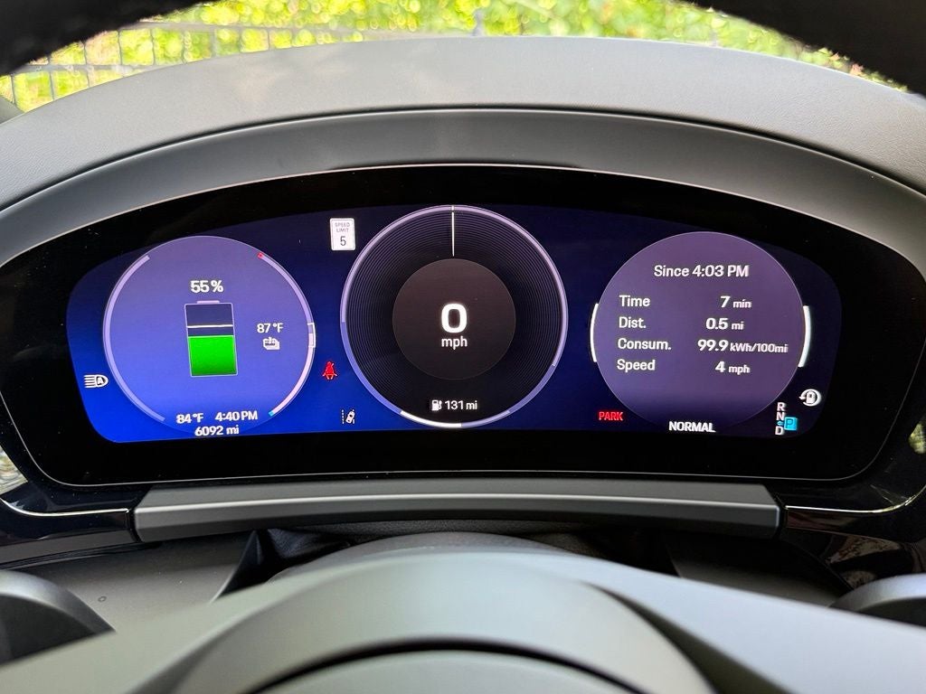 2025 Porsche Macan Electric 4S