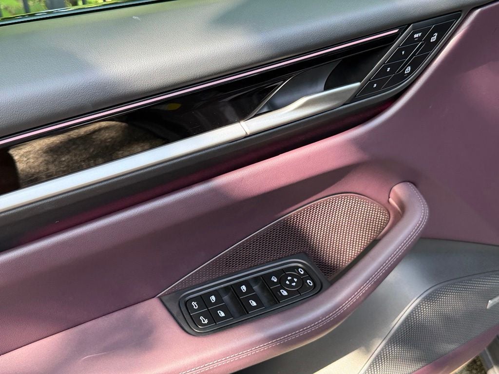 2025 Porsche Macan Electric 4S