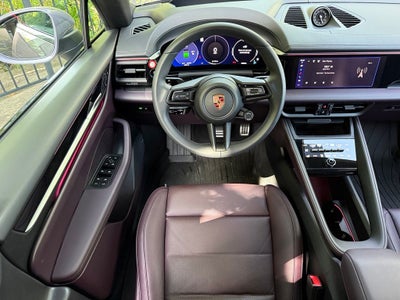 2025 Porsche Macan Electric 4S