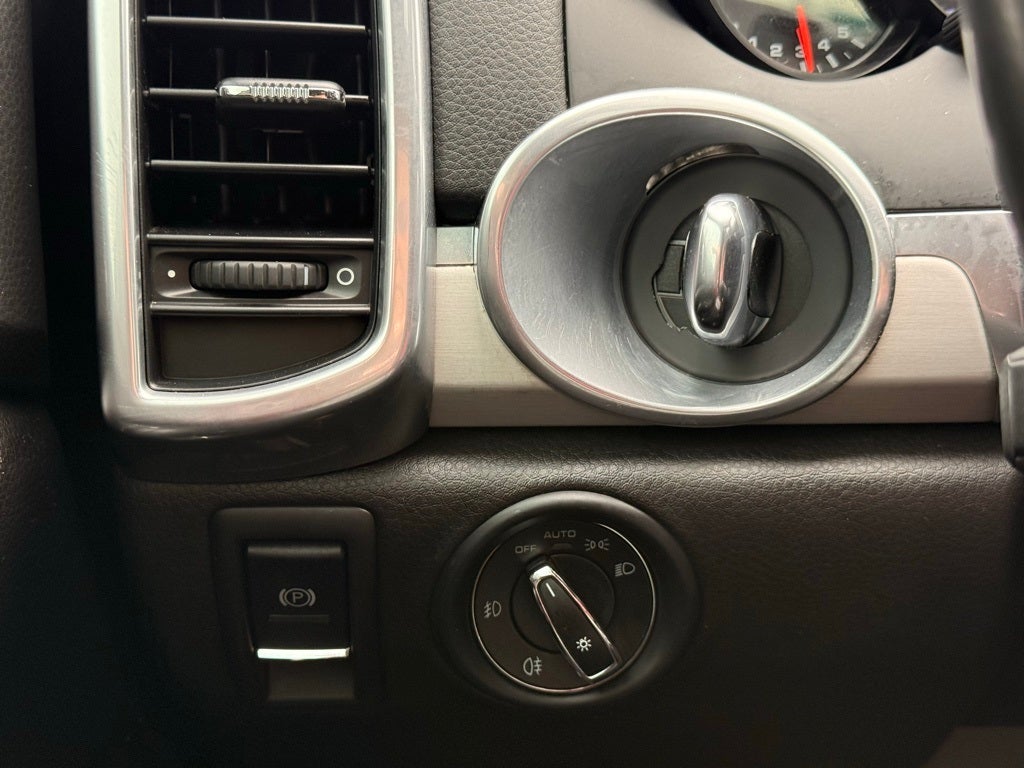 2014 Porsche Cayenne GTS CLEAN CAR FAX