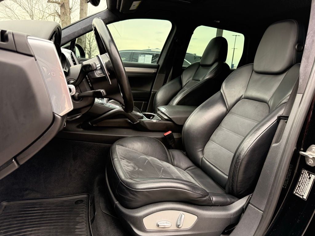 2014 Porsche Cayenne GTS CLEAN CAR FAX
