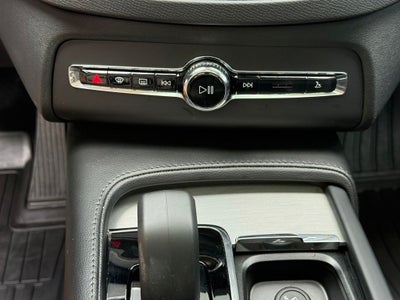 2023 Volvo XC90 B5 Core