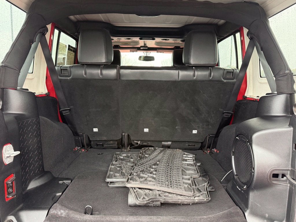 2013 Jeep Wrangler Unlimited Sahara