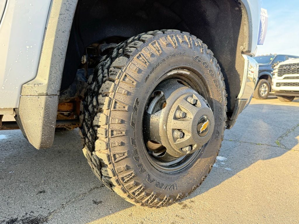 2022 Chevrolet Silverado 3500HD Work Truck flat bed