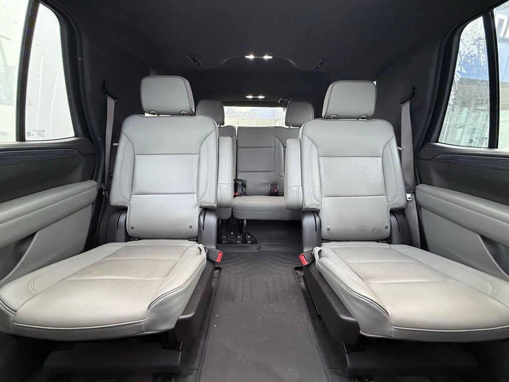 2022 GMC Yukon SLT moon roof/capt seats