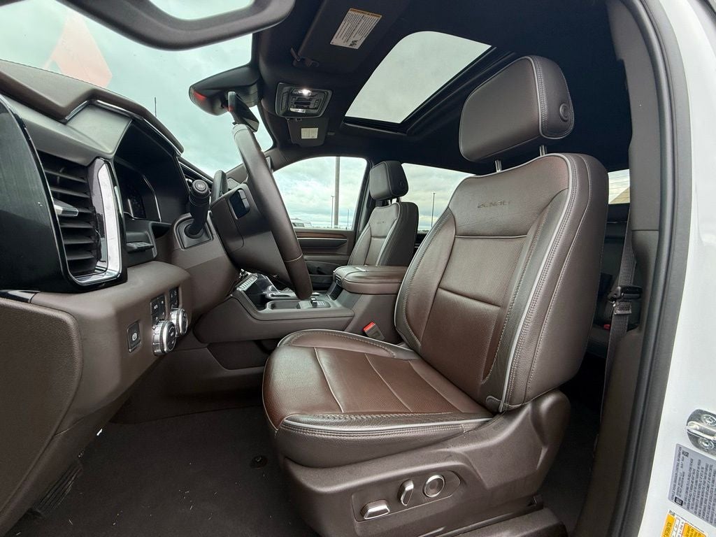 2024 GMC Sierra 2500HD Denali DENALI PREFERRED POWER STEPS,