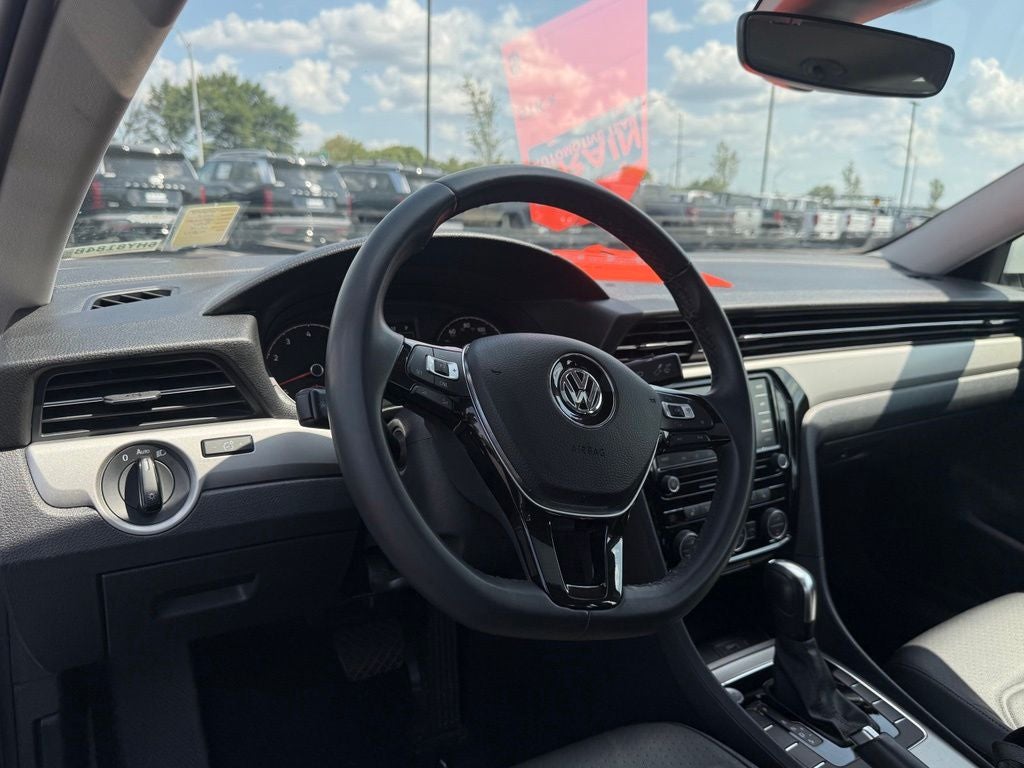 2022 Volkswagen Passat 2.0T SE