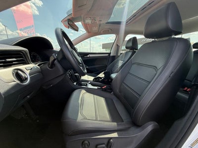2022 Volkswagen Passat 2.0T SE