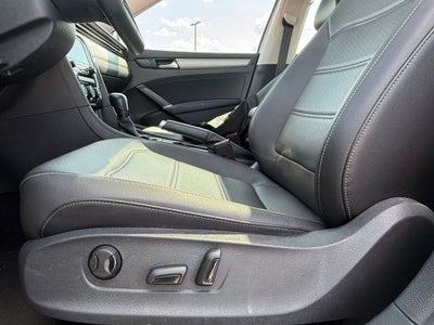 2022 Volkswagen Passat 2.0T SE