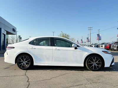 2024 Toyota Camry SE