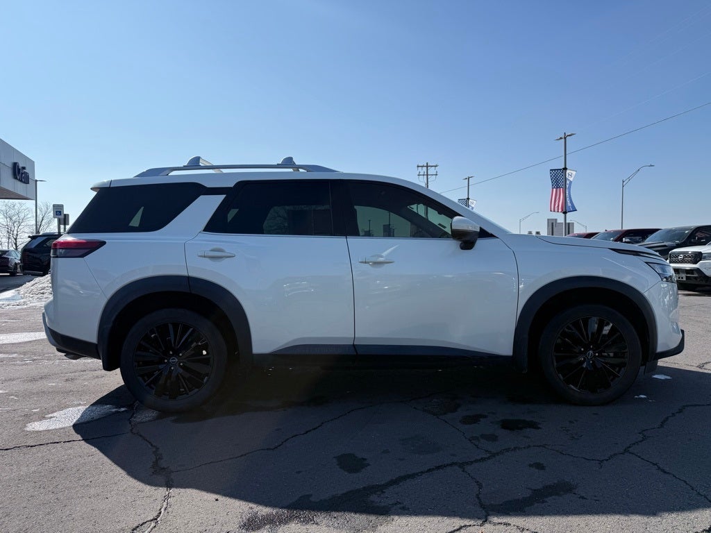 2023 Nissan Pathfinder SL PREMIUM PACKAGE