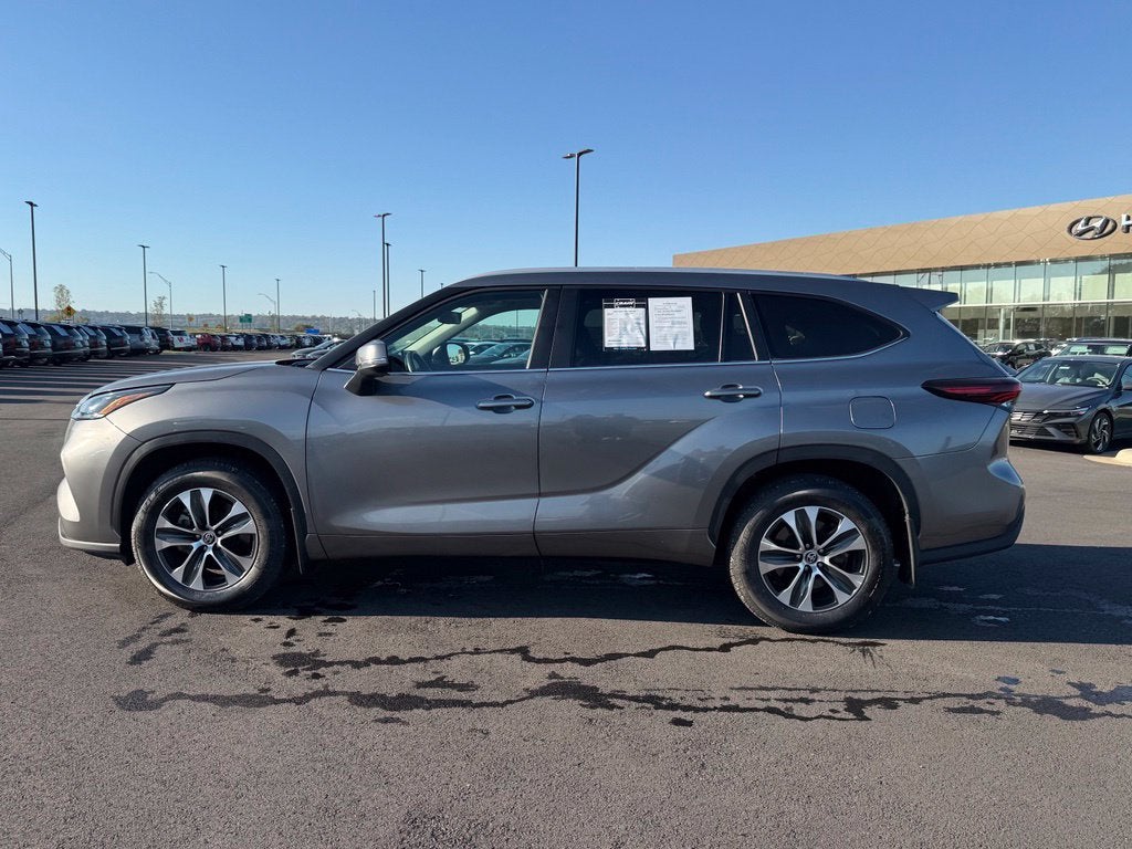 2025 Toyota Highlander XLE