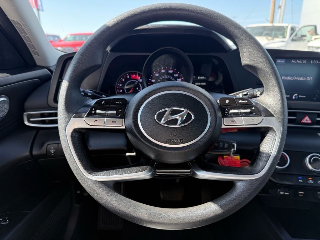 2023 Hyundai Elantra SE