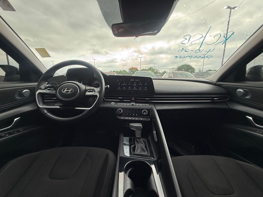 2024 Hyundai Elantra SEL convenience pack