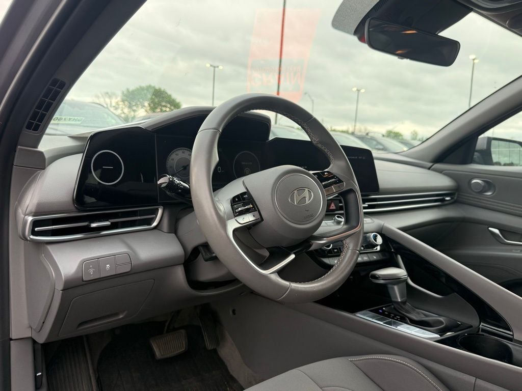 2024 Hyundai Elantra SEL convenience pack