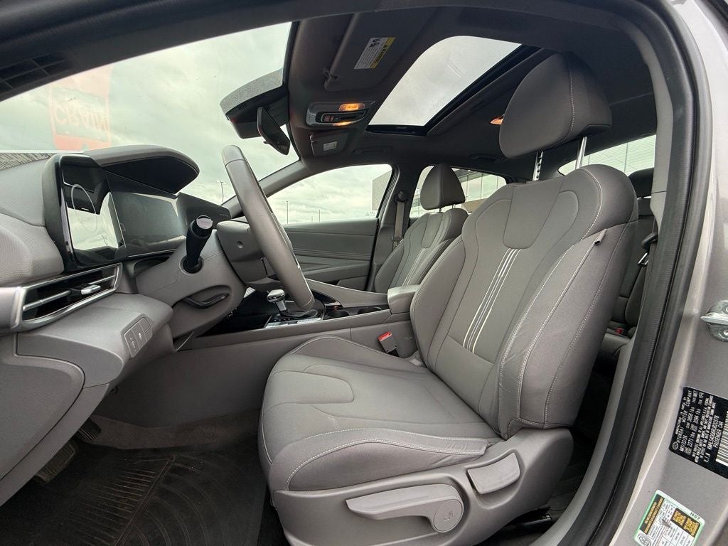 2024 Hyundai Elantra SEL convenience pack