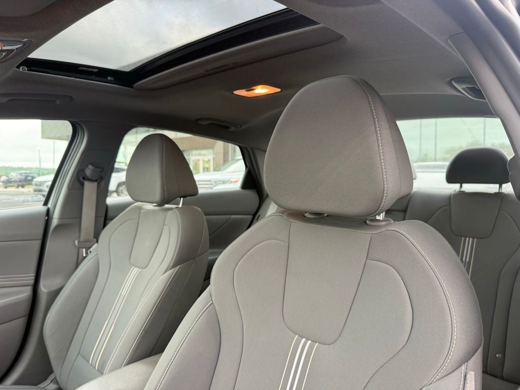2024 Hyundai Elantra SEL convenience pack