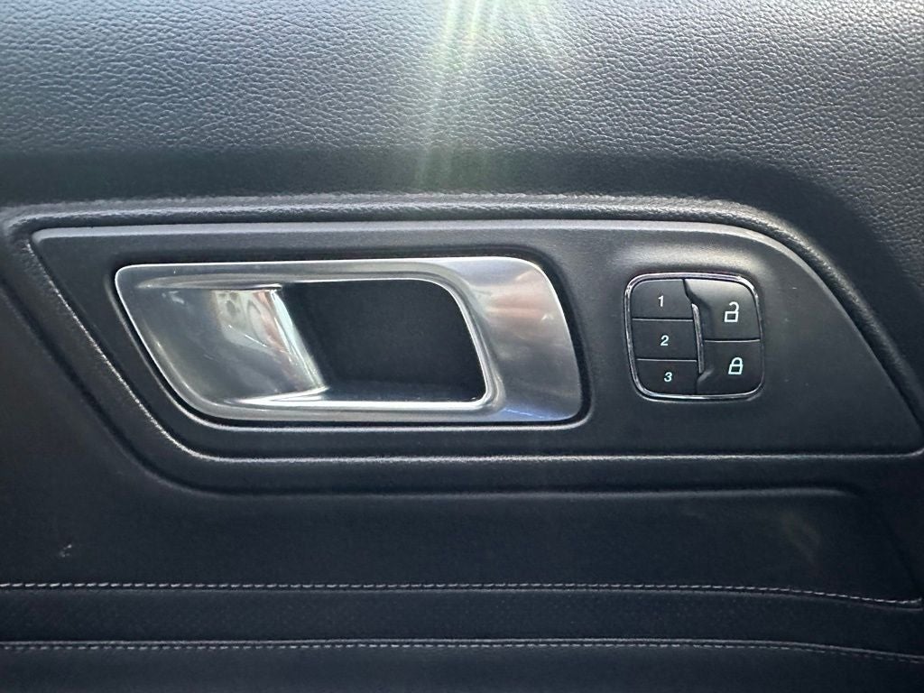 2021 Ford Mustang EcoBoost