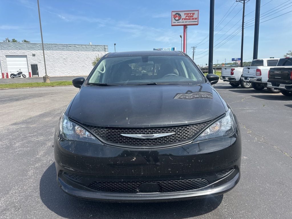 2022 Chrysler Voyager LX 1-Owner / Power Liftgate / Apple CarPlay/Android A