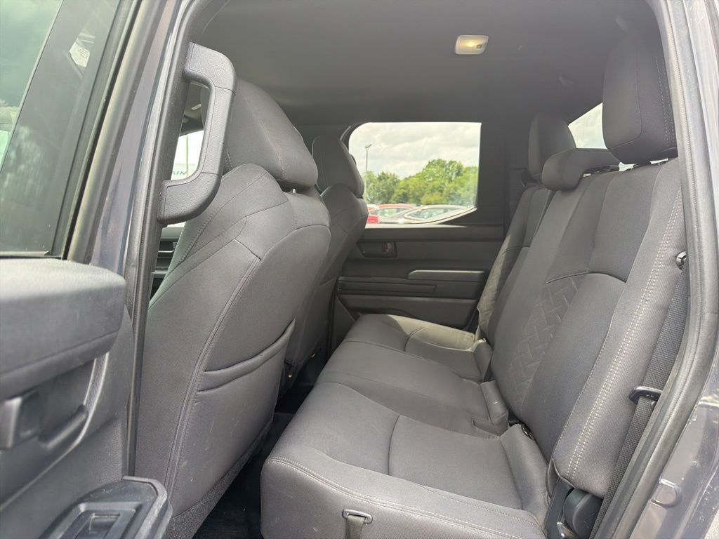 2024 Toyota Tacoma SR5 1-Owner / Clean Carfax / Apple CarPlay/Android Aut