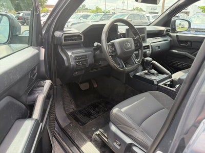 2024 Toyota Tacoma SR5 1-Owner / Clean Carfax / Apple CarPlay/Android Aut