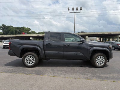 2024 Toyota Tacoma SR5 1-Owner / Clean Carfax / Apple CarPlay/Android Aut