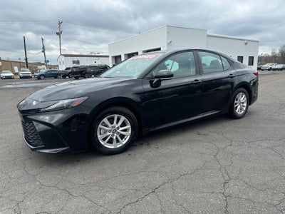 2025 Toyota Camry LE 1- Owner / Apple CarPlay/Android Auto