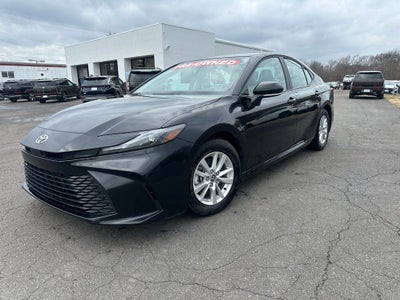 2025 Toyota Camry LE 1- Owner / Apple CarPlay/Android Auto