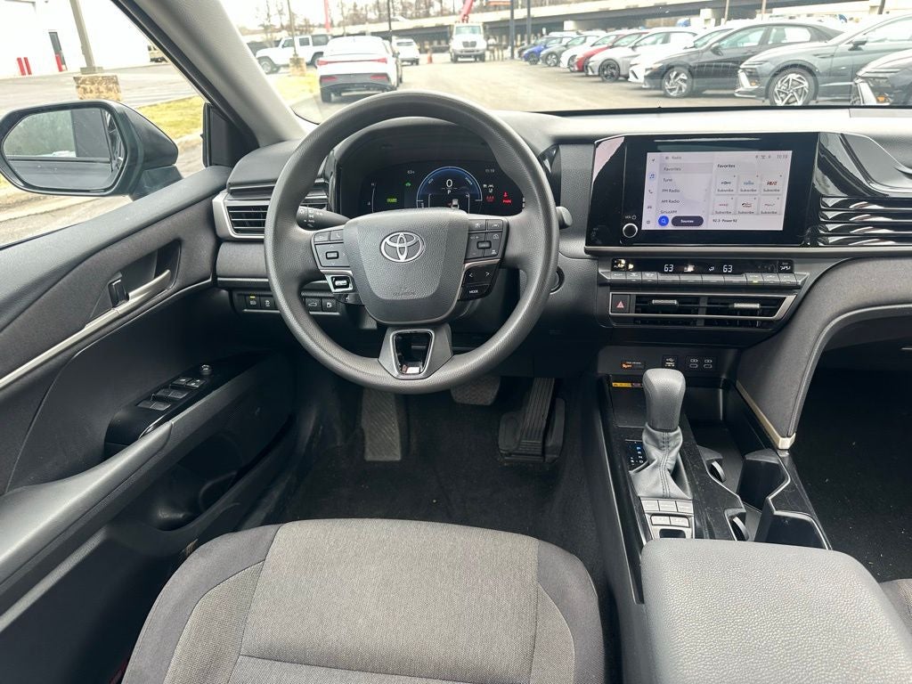 2025 Toyota Camry LE 1- Owner / Apple CarPlay/Android Auto