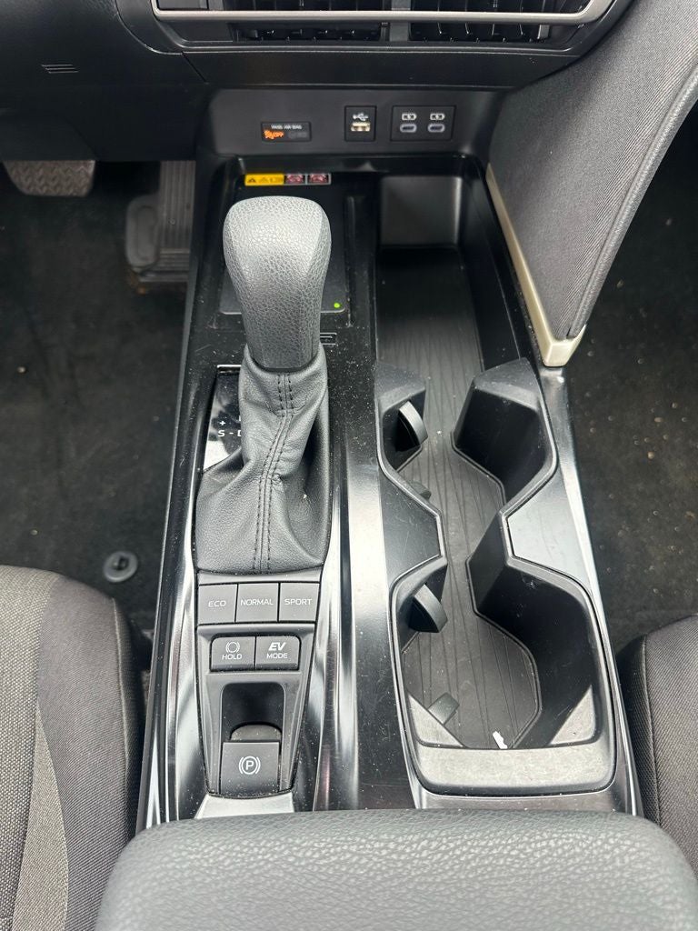 2025 Toyota Camry LE 1- Owner / Apple CarPlay/Android Auto