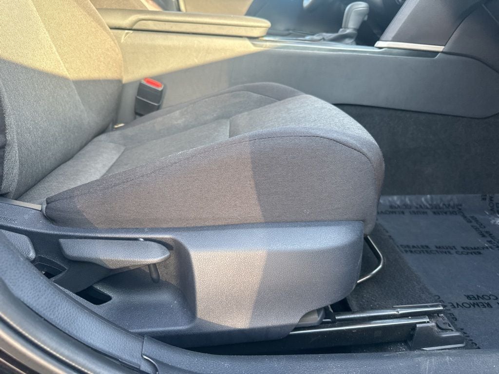 2025 Toyota Camry LE 1- Owner / Apple CarPlay/Android Auto