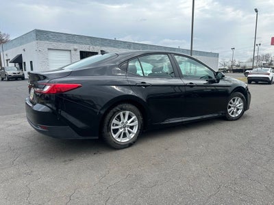 2025 Toyota Camry LE 1- Owner / Apple CarPlay/Android Auto