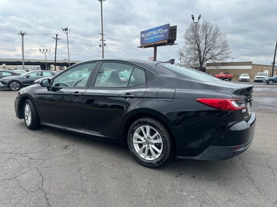 2025 Toyota Camry LE 1- Owner / Apple CarPlay/Android Auto