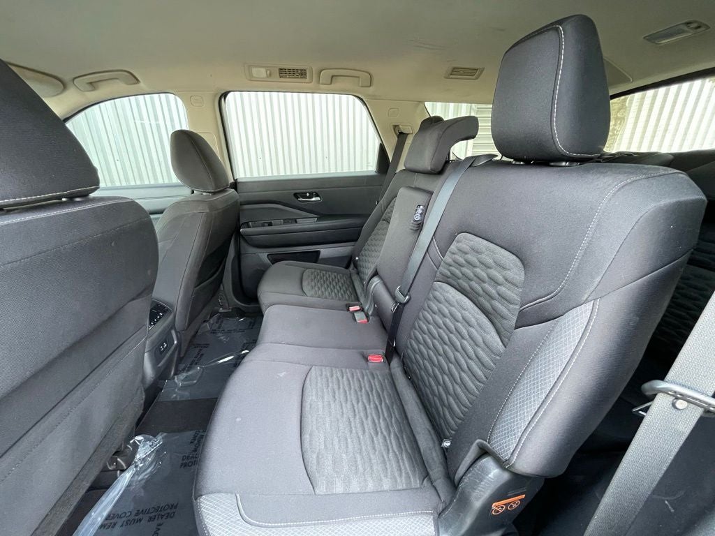 2022 Nissan Pathfinder SV 1-Owner / NissanConnect featuring Apple CarPlay an