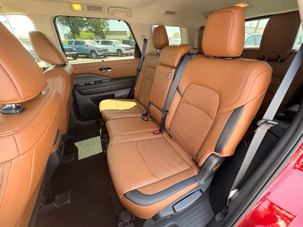 2025 Nissan Pathfinder Platinum