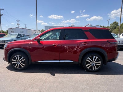 2025 Nissan Pathfinder Platinum