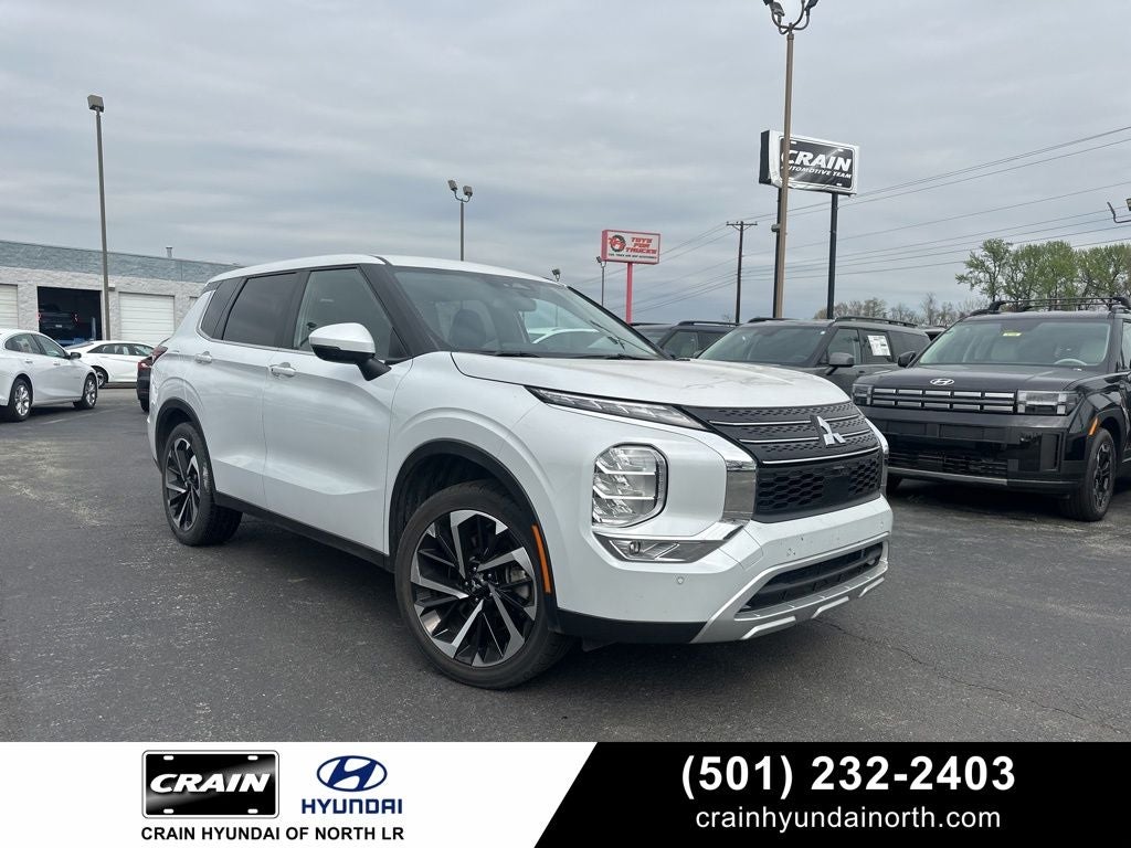 2024 Mitsubishi Outlander SE