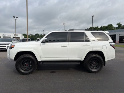 2023 Toyota 4Runner SR5 Premium LIFTED!! / 1-OWNER / CLEAN CAR-FAX