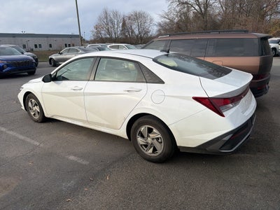 2025 Hyundai Elantra SE