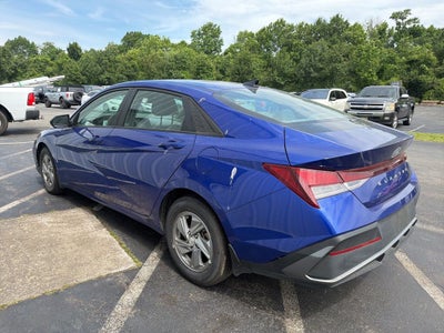 2024 Hyundai Elantra SE