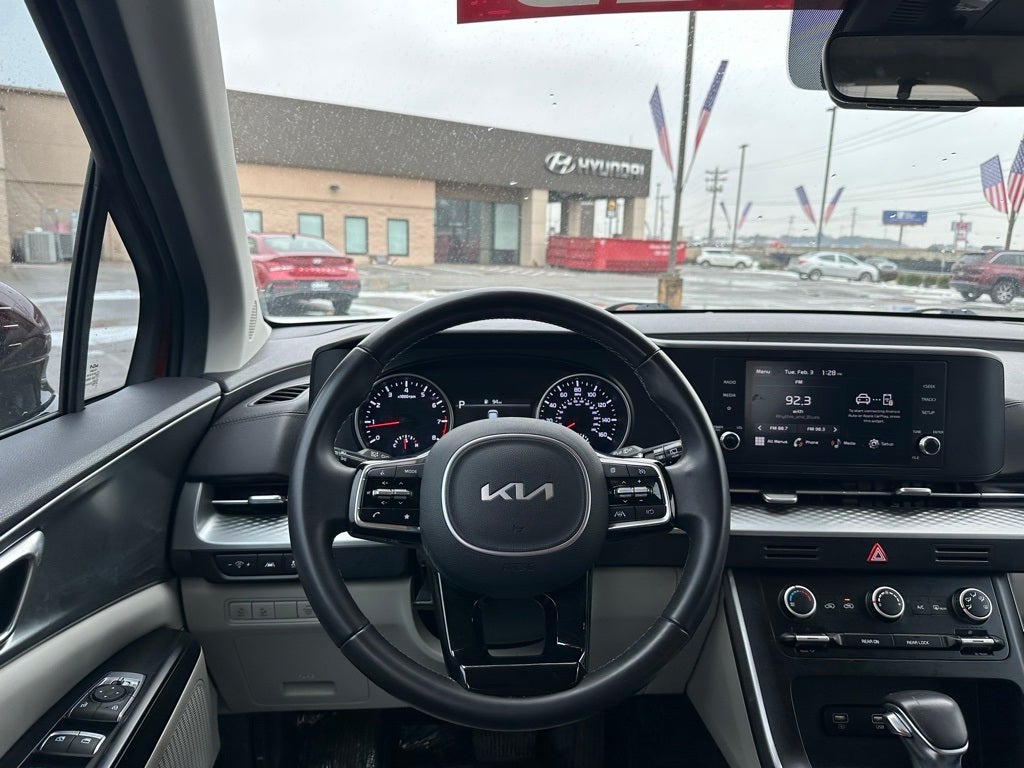 2023 Kia Carnival LX