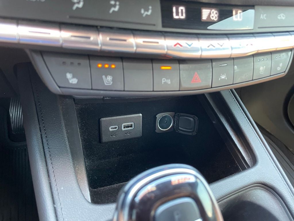 2023 Cadillac XT4 Premium Luxury