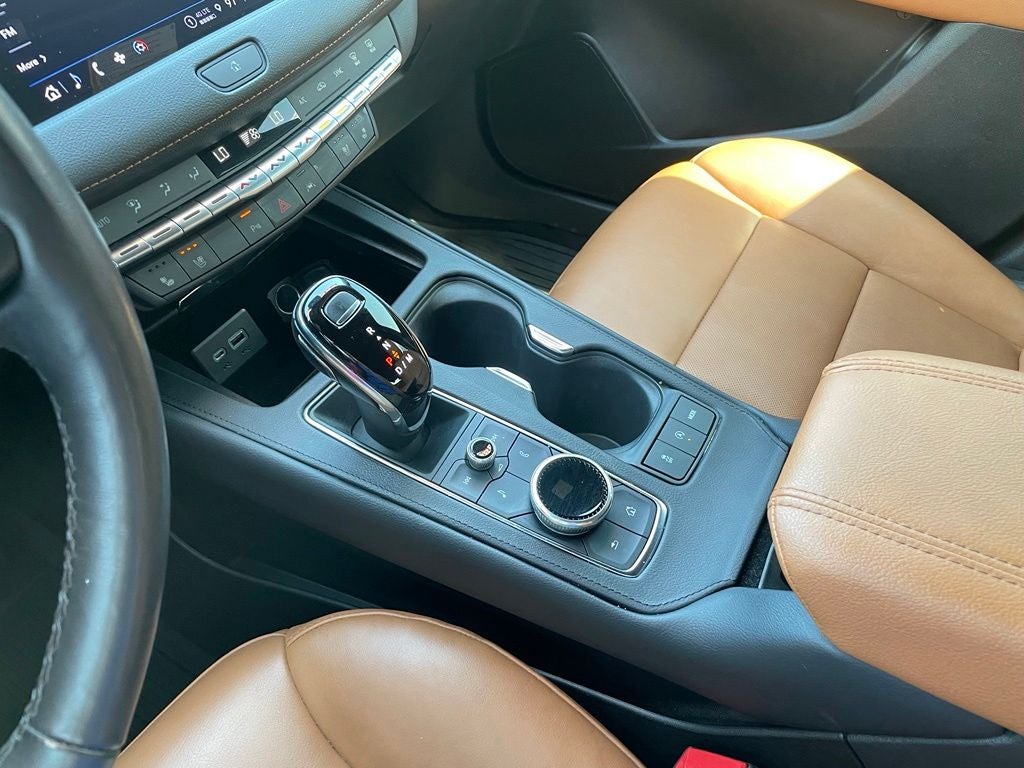 2023 Cadillac XT4 Premium Luxury