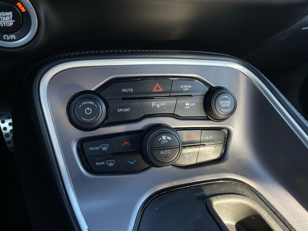 2020 Dodge Challenger SXT