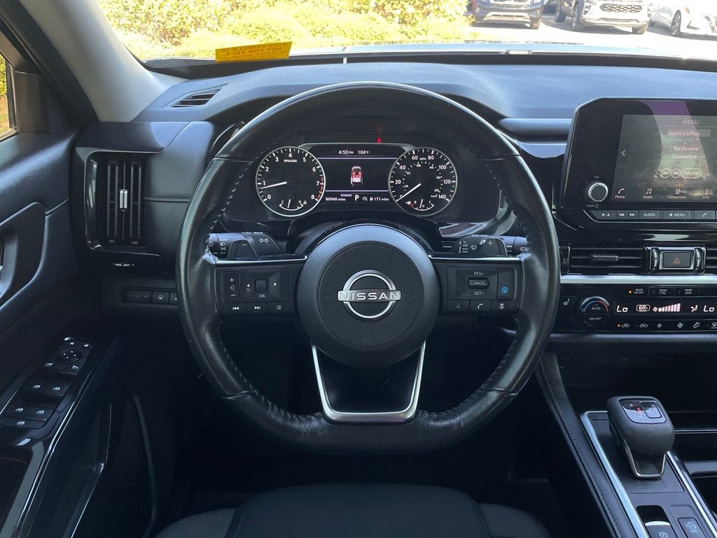 2022 Nissan Pathfinder SV