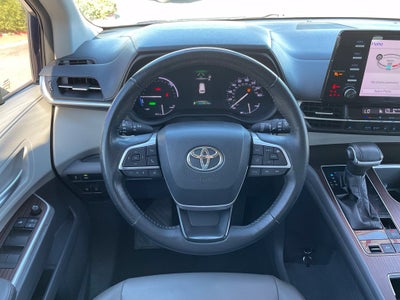 2021 Toyota Sienna XLE 8 Passenger